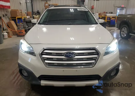 2015 Subaru Outback 3.6R Limited z USA, uszkodzony, nr VIN 4S4BSELC0F3222689
